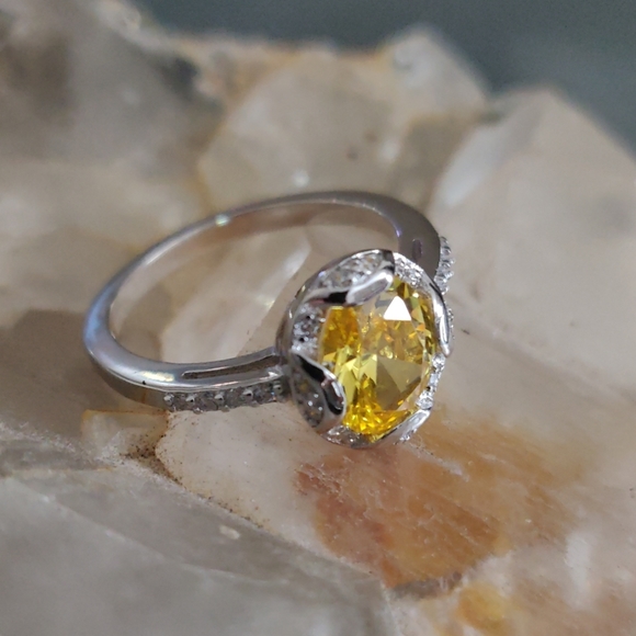Canary Topaz Sterling Silver Ring - Picture 2 of 5
